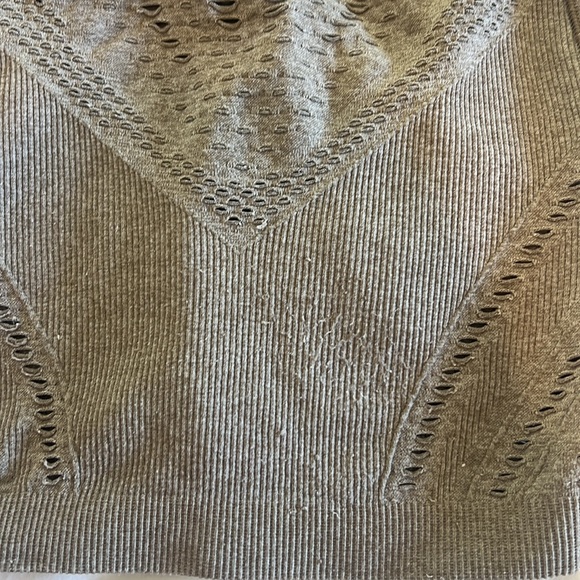 ALO- Bra/top Size M - Picture 4 of 4